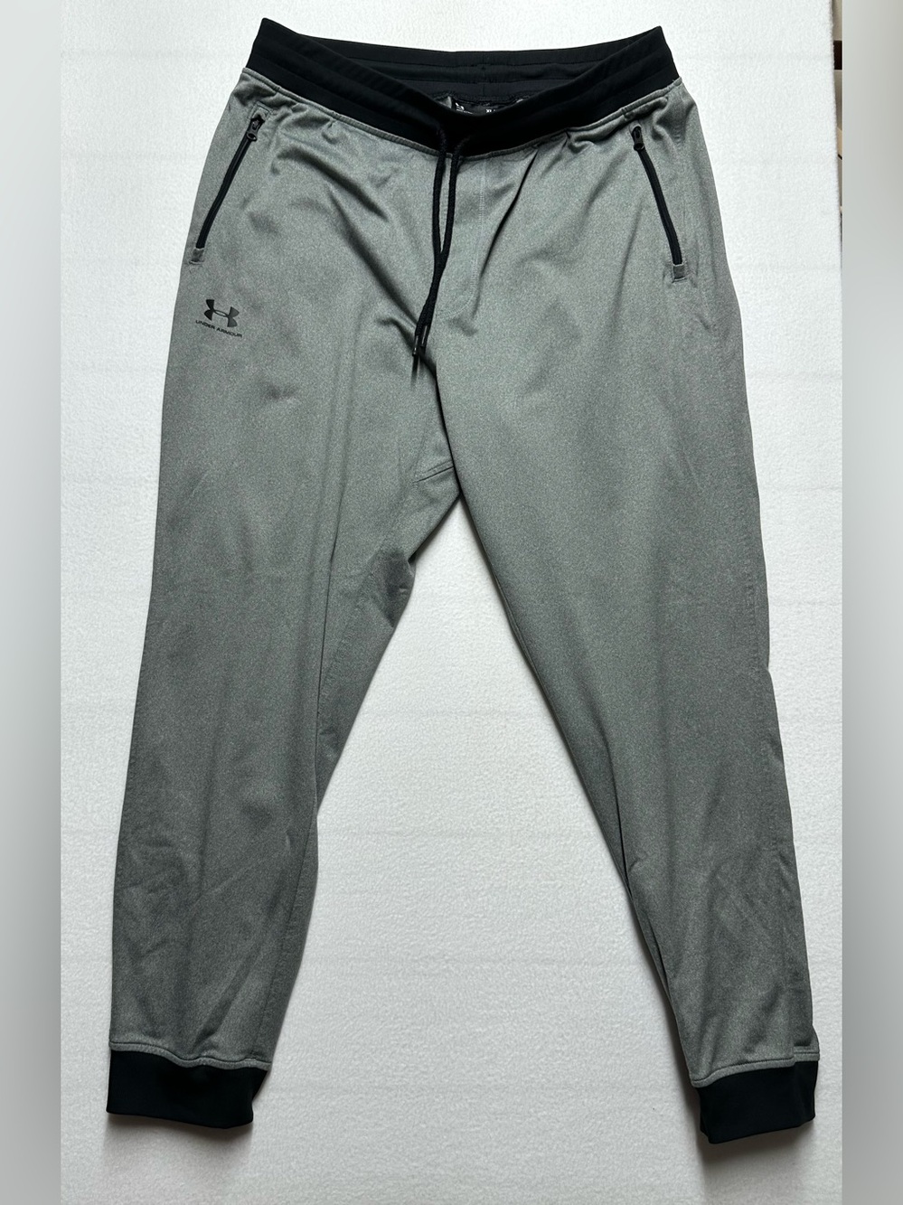 Under Armour ColdGear Men’s XL Gray Loose Fit Jogger Pants Zip Pockets